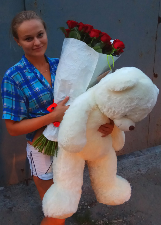 19 троянд + ведмедик 1м