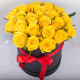 39 жовта троянда у капелюшної коробці