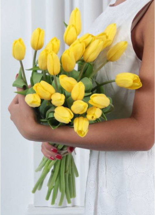 Букет жовтих тюльпанів