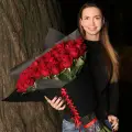 Нічна доставка троянд