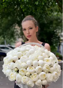 101 піон у кошику