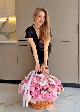 101 піон у кошику