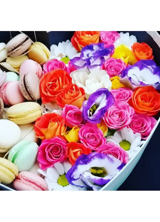 ХІТ року ! Квіти в коробці з печивом MACAROON
