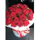 35 червона троянда у капелюшної коробці