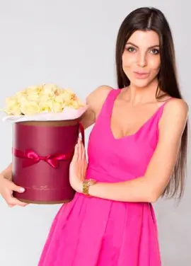 Перлина 19 троянд