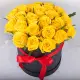 39 жовта троянда у капелюшної коробці