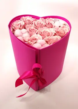 Мильні троянди, Raffaello, Love is