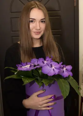 Орхідея у коробці
