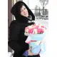 Рожеві та біли троянди у капелюшної коробці