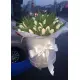 Білий тюльпан у капелюшної коробці Білий тюльпан у капелюшної коробці