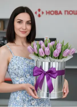 25 бузкових тюльпанів у коробці (імпорт, Нідерланди)