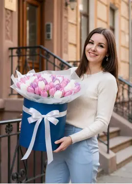 51 ніжних тюльпанів у коробці (імпорт, Нідерланди)