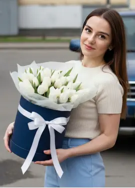 51 білих тюльпанів у коробці (імпорт, Нідерланди)