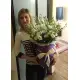 Рожева еустома у коробці