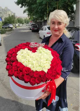101 троянд у коробці-серці «Контур»