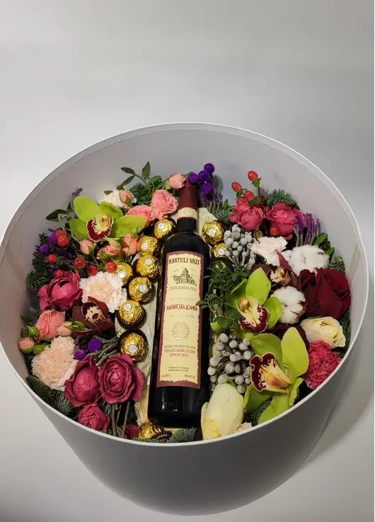 Квітковий бокс "Wine & flowers"