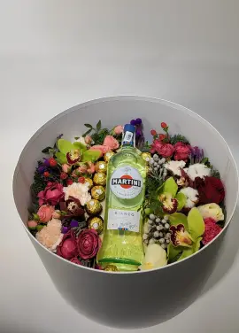 Квітковий бокс "Wine & flowers"