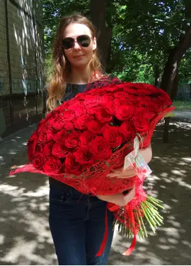 101 червона троянда
