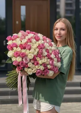 51 ніжна троянда "Ранок у Дніпрі"