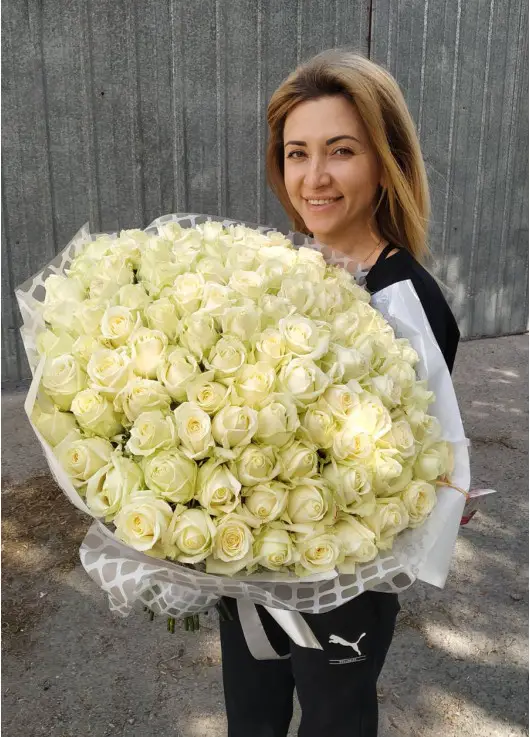 101 біла троянда "Класика" 101 біла троянда "Класика"