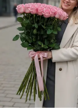 Букет із 45 високих рожевих троянд «Be Sweet»
