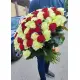 Букет з 51 червоної та білої троянди