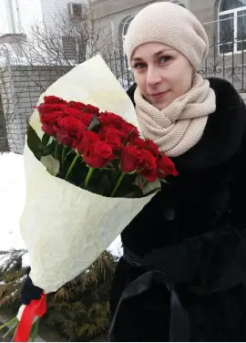 Букет із 15 червоних троянд «Престиж»