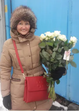 Букет із 15 білих троянд Аваланч