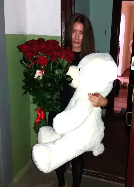 19 троянд + ведмедик 1м 19 троянд + ведмедик 1м