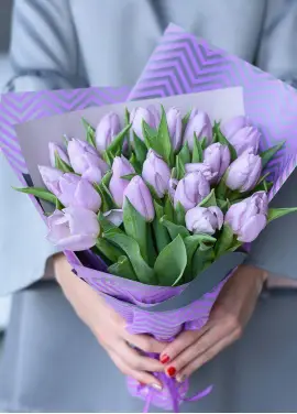 Букет із 15 бузкових тюльпанів (імпорт, Нідерланди)
