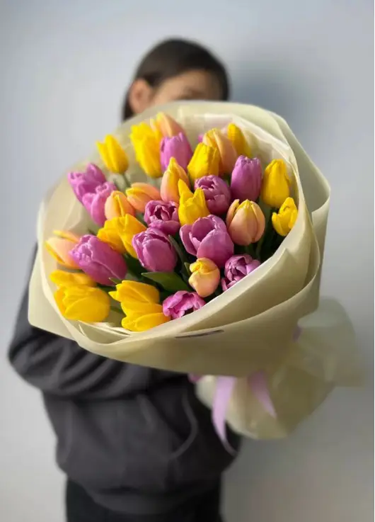 Букет із 35 тюльпанів мікс (імпорт, Нідерланди)