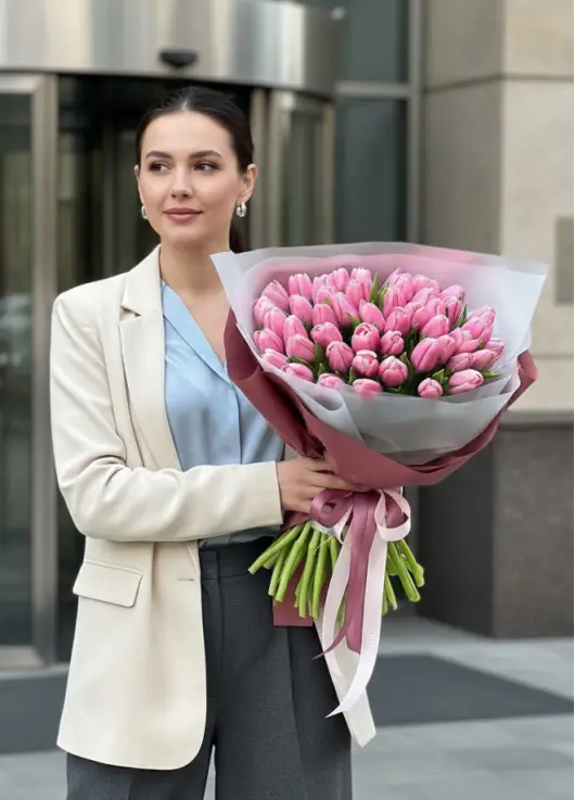 Букет із 51 рожевих тюльпанів (імпорт, Нідерланди)