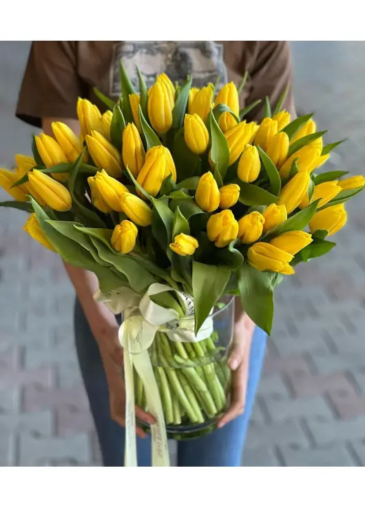 Букет із 75 жовтих тюльпанів (імпорт, Нідерланди)