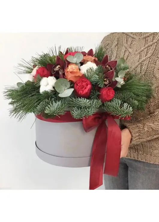 Новорічна коробка Happy New Year з квітами та ялинками