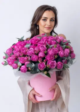 Кущова піоноподібна троянда  у коробці