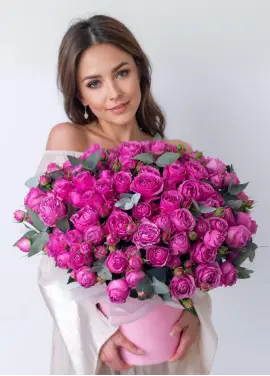 Кущова піоноподібна троянда  у коробці